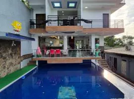 Twin Sister House Tagaytay Private Pool