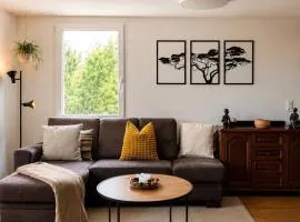 Cozy Studio with a Home Cinema, Bathtub and Free Parking