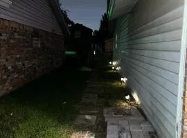 Stylish Container Stay Near Dallas - Hidden Trail
