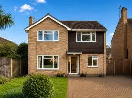 Farnborough Stay - 5 Bedroom