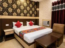 Hotel Crystal Inn