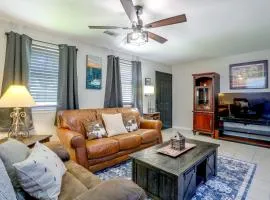 < 1 Mi to LSU Campus! Game Day Hub in Baton Rouge