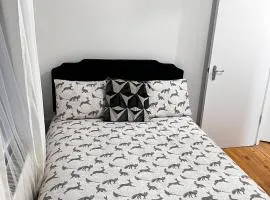 The Cosy stay is a two bedroom apartment located next to Forest Hill train station London, with quick access to the city and local landmarks