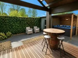 Cozy wellness chalet and private garden with jacuzzi sauna and outdoor bath between Amsterdam Haarlem and Schiphol Airport