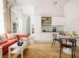 Chic 2BR Loft Steps from Great Synagogue Budapest