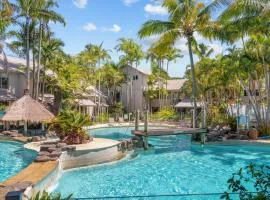 Tropical Noosa Riverside Villa
