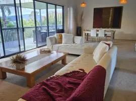 Harrisons Retreat Premium Stay