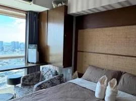 Cozy Studio Overlooking the City