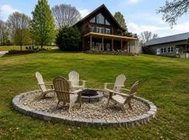 Tucked Away on the Ridge - Quiet Fall Lake Retreat