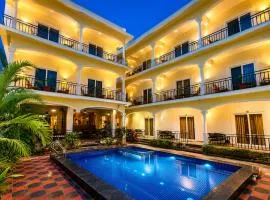 Morjim Sunset Guesthouse- Apartments with Kitchen & AC Rooms