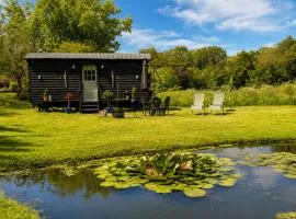 Mountbatten Shepherds hut & Buckhurst Shepherds hut
