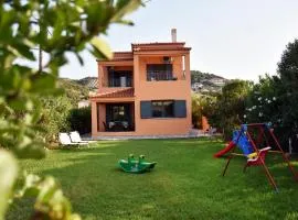 Eliza 2 bedroom sunny beach house with sea view