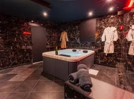L'inavouable Love-room Jacuzzi