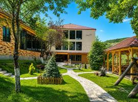 Madin Eco Hotel, hotel u gradu Debed