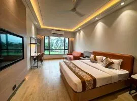 Hotel Grand Parivaar