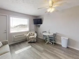 Oceanfront 1BR King • Ground-Floor Patio • Dog Friendly • Blue Mist 101