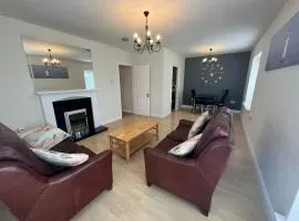 Spacious Family-Friendly 2-Bedroom Apartment with Free Parking