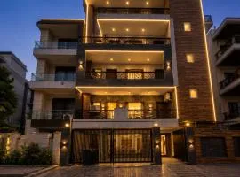 Hotel BNB Stays Near Golf Course Road