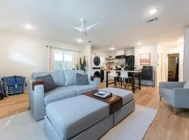 Luxury Beach Retreat Near Pier Village - The Black Pearl on St Simons Island