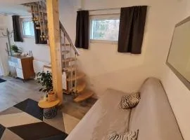 Independent studio with garden and easy parking