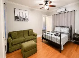 1BR Apartment - Walk to Toyota Center