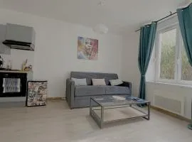 Studio cosy - Hyper-centre - Cour privée Parking gratuit à 2 min