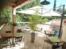 HOTEL 3 étoiles NN "LOU CIGALOUN"