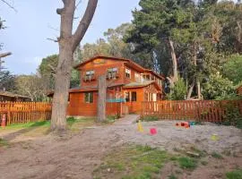 MARAVILLOSA Casona y cabañas en la ISLA de Neruda , arriendo temporal y anual