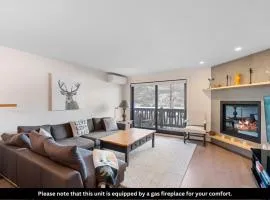 Spacious Condo with Lake and Mountain View