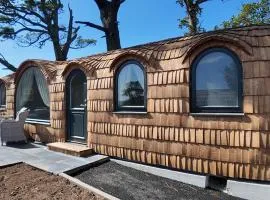 Dingle Courtyard Cottages & Luxury Cabins