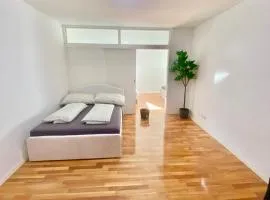 Apartment with Terrace & Free Parking