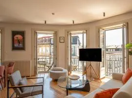 Boutique Apt in City Center w Stunning Douro Views