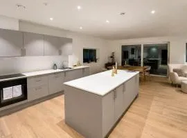 The View - 4BR Central Voss - The Voss Collection