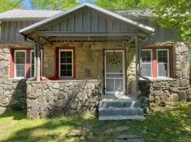 Jake's Creekside Cabin in the Smokies