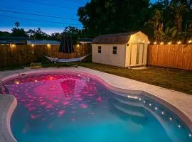 Gulf Breeze Getaway 3BR Home with Private Pool, 5 Minute Drive to Madeira Beach