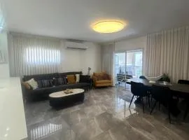 Beachfront Haven - Perfect for Groups