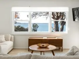 The Little Pearl - Front row at Beauty Bay