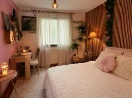 LOVELY ROOM in Rose resort, Ljubljana