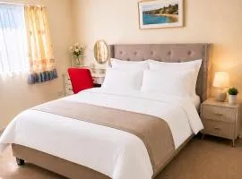 Flat Bush Luxury Home Near Ormiston Town Centre