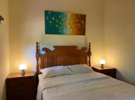 Travellers Room By The Gecho Inn Country