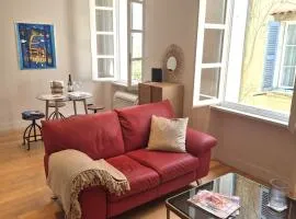 Elegant Apartment on a Quiet Street in Old Town