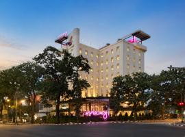 MOXY Bandung, hotel di Bandung
