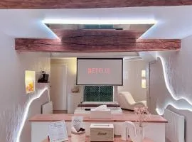 Les Jolies Nuits - À la folie, Loft & Spa