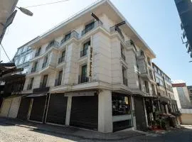 Eliza Hotel