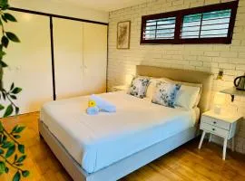 Tranquil Garden Studio - 7 Acre Retreat