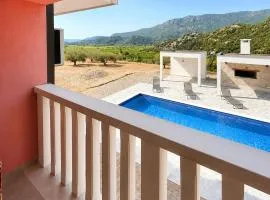 Stunning Apartment In Vrgorac With Outdoor Swimming Pool