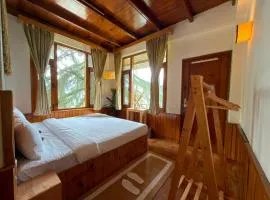Tora House