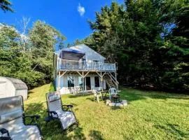 Gorgeous Waterfront Cabin for an Unforgettable Family Vacation by Georges Pond in Franklin, Maine