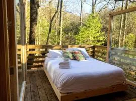 Charming Tree House with a Hot Tub in Chattahoochee National Forest, Georgia