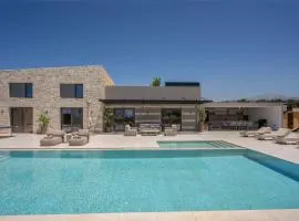 The TwinVillas, Left Crete, Luxury & Wedding Retreat